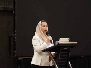 Wakil Wali Kota Palu Sematkan Tanda Peserta Diklat Paskibraka 2026, Siapkan Generasi Berkarakter untuk HUT RI ke-81